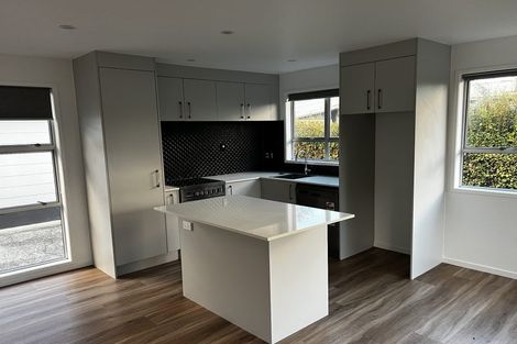 Photo of property in 1/7 Yarra Place, Botany Downs, Auckland, 2010