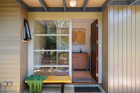 Photo of property in 136 Cheviot Road, Lowry Bay, Lower Hutt, 5013