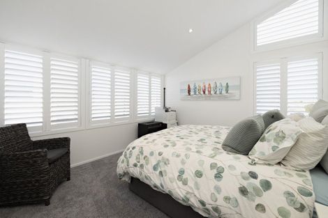 Photo of property in 112 Karewa Parade, Papamoa Beach, Papamoa, 3118