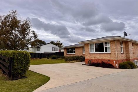 Photo of property in 16 Booth Crescent, Tuakau, 2121