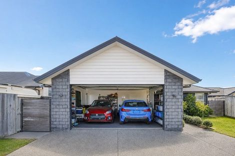 Photo of property in 37 Harding Drive, Papamoa Beach, Papamoa, 3118