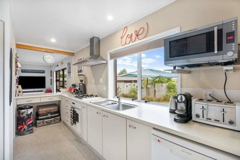 Photo of property in 7 Coulthard Terrace, Opaheke, Papakura, 2113