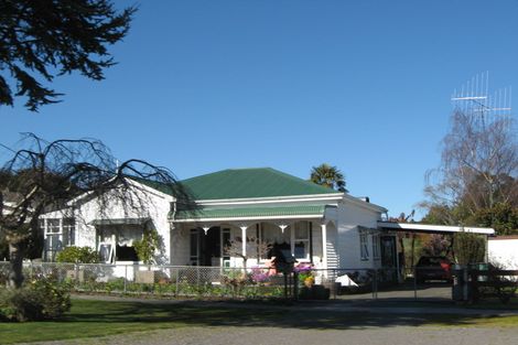 Photo of property in 4 Rangatira Road, Hunterville, 4730