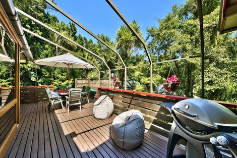 Photo of property in 12 Taraire Road, Titirangi, Auckland, 0604