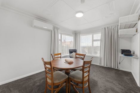 Photo of property in 9 Winston Place, Kew, Dunedin, 9012