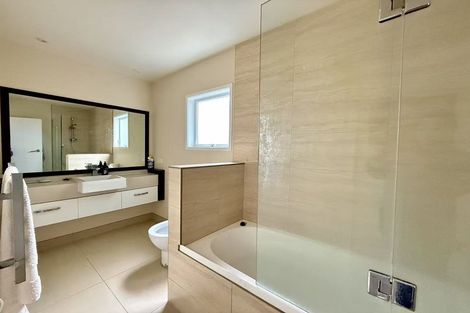 Photo of property in 96 Carlisle Road, Browns Bay, Auckland, 0632