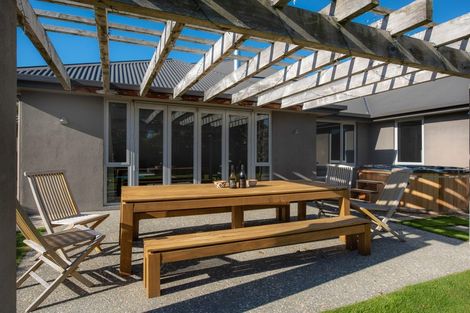 Photo of property in 33 Magnolia Drive, Springlands, Blenheim, 7201