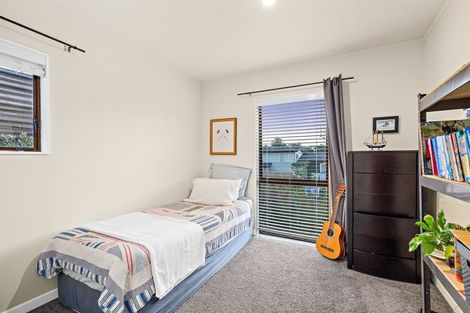 Photo of property in 2/6 Braemar Road, Rothesay Bay, Auckland, 0630