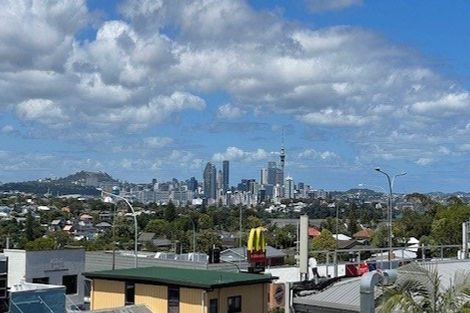 Photo of property in 8/14 Williamson Avenue, Belmont, Auckland, 0622