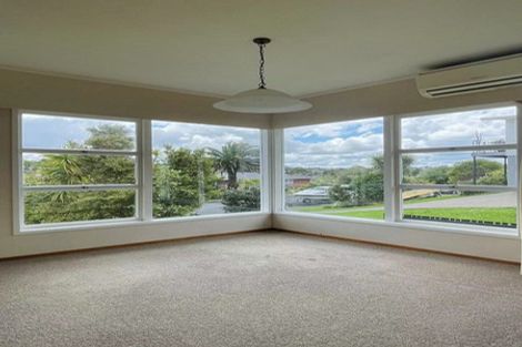 Photo of property in 52 Newhaven Terrace, Mairangi Bay, Auckland, 0630