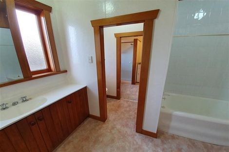 Photo of property in 13 Mount Albert Road, Mount Albert, Auckland, 1025