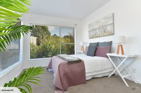 Photo of property in 1/871 East Coast Road, Northcross, Auckland, 0632