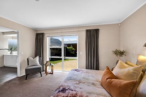 Photo of property in 362 Mangorei Road, Merrilands, New Plymouth, 4312