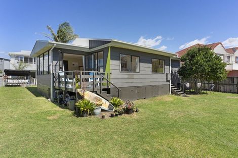 Photo of property in 403c Beach Road, Whangamata, 3620