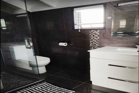 Photo of property in 1/11 Cambric Place, Botany Downs, Auckland, 2010