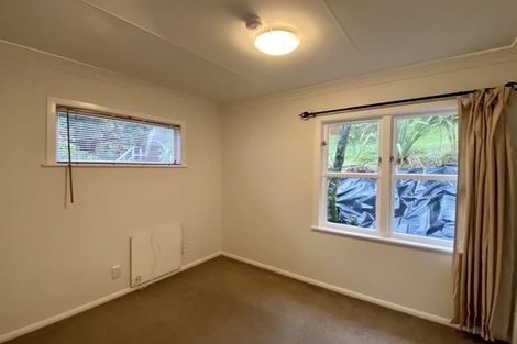 Photo of property in 22 Alder Place, Newlands, Wellington, 6037