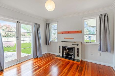 Photo of property in 9 Hewitts Road, Linton, Palmerston North, 4472