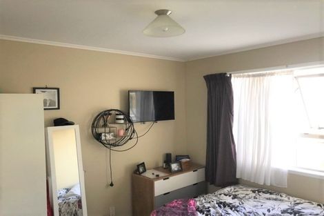 Photo of property in 13 Sumich Place, West Harbour, Auckland, 0618