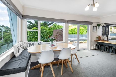 Photo of property in 19 Black Rock Road, Newlands, Wellington, 6037
