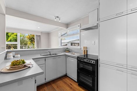 Photo of property in 8 Chedworth Avenue, Bishopdale, Christchurch, 8053