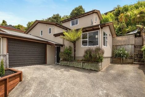 Photo of property in 2/150 Tirohanga Road, Tirohanga, Lower Hutt, 5010