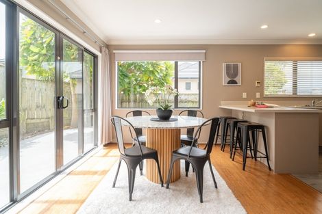 Photo of property in 6 Erlestoke Crescent, Churton Park, Wellington, 6037