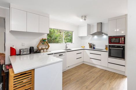 Photo of property in 2/16 Lilburn Crescent, Massey, Auckland, 0614