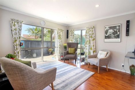 Photo of property in 10 Westminster Gardens, Unsworth Heights, Auckland, 0632