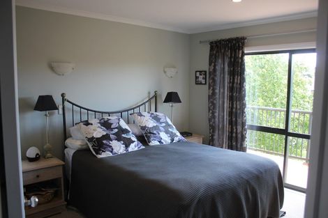 Photo of property in 44 Parkwood Crescent, Gulf Harbour, Whangaparaoa, 0930