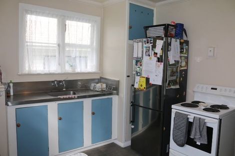 Photo of property in 660 Featherston Street, Roslyn, Palmerston North, 4414