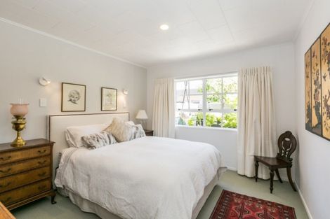 Photo of property in 8 Shortland Place, Havelock North, 4130