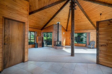 Photo of property in 11 Cherry Lane, Acacia Bay, Taupo, 3330