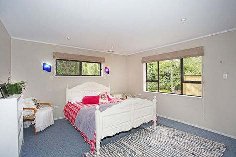 Photo of property in 2 Raukawa Grove, Waiuku, 2123