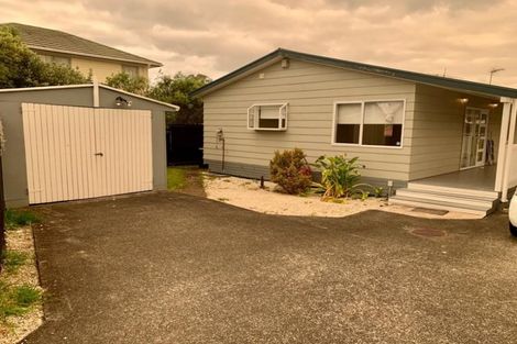 Photo of property in 42a Titirangi Road, New Lynn, Auckland, 0600