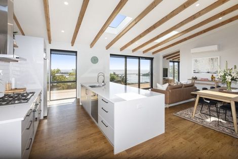 Photo of property in 63 Moncks Spur Road, Redcliffs, Christchurch, 8081