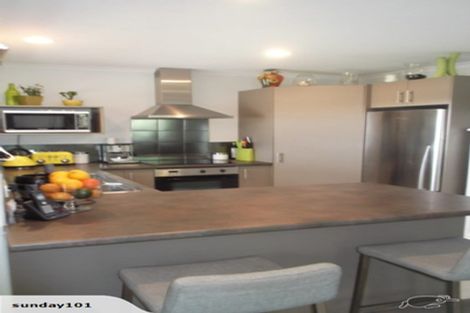 Photo of property in 32 Bateleur Close, Welcome Bay, Tauranga, 3112