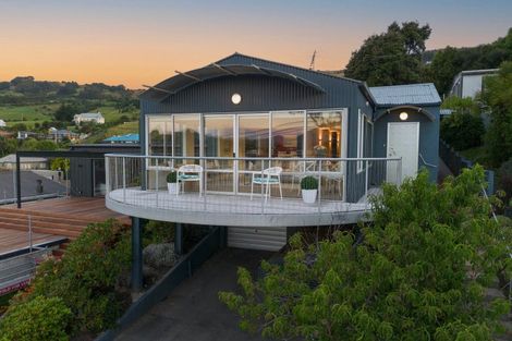 Photo of property in 40 Marine Parade, Macandrew Bay, Dunedin, 9014