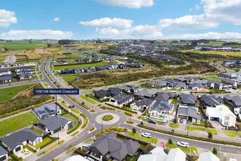 Photo of property in 106 Metoriti Crescent, Karaka, 2124
