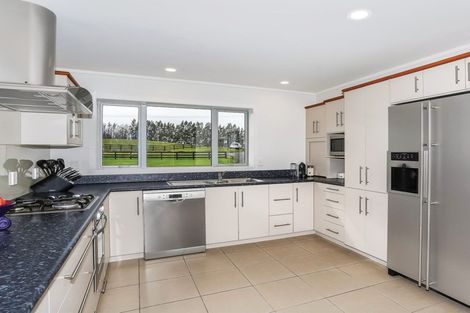 Photo of property in 42 Bream Revel Way, Karaka, Papakura, 2580