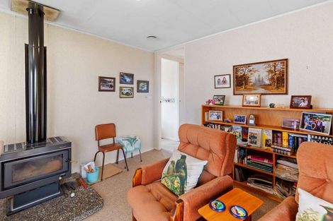 Photo of property in 24 Cecil Place, Cloverlea, Palmerston North, 4412