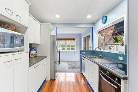 Photo of property in 43 Cranston Street, Torbay, Auckland, 0632