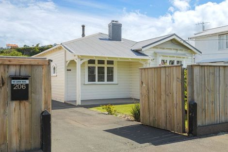 Photo of property in 206 Surrey Street, Saint Clair, Dunedin, 9012