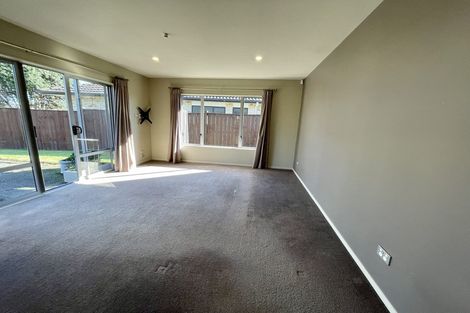Photo of property in 5 Alvre Place, Flat Bush, Auckland, 2016