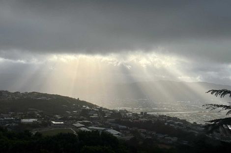 Photo of property in 2/7 Jasmine Grove, Maungaraki, Lower Hutt, 5010