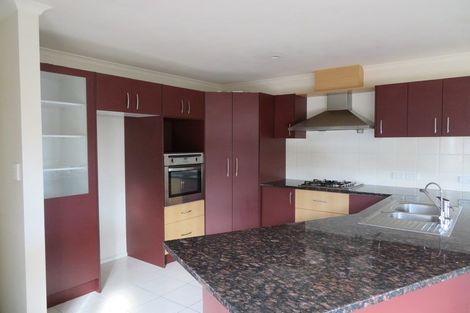 Photo of property in 19 Medallion Drive, Oteha, Auckland, 0632