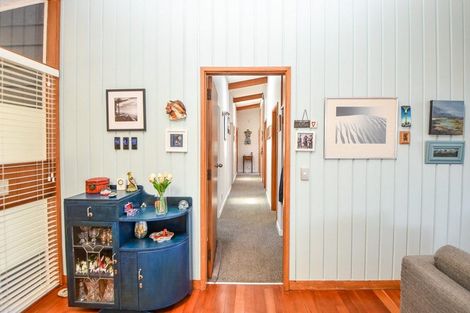 Photo of property in 22 Victoria Street, Carterton, 5713