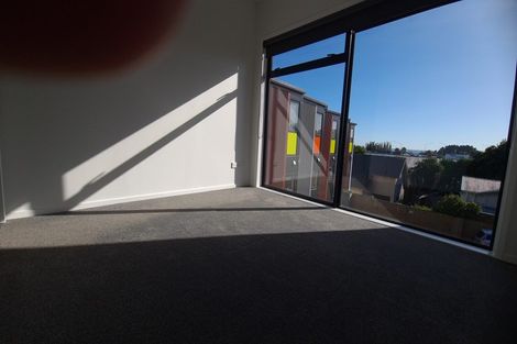 Photo of property in 1/2 Walsall Street, Avondale, Auckland, 1026