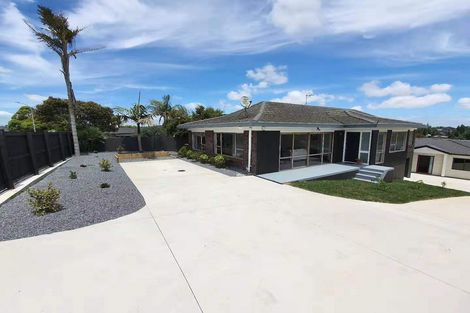 Photo of property in 71 Prince Regent Drive, Half Moon Bay, Auckland, 2012