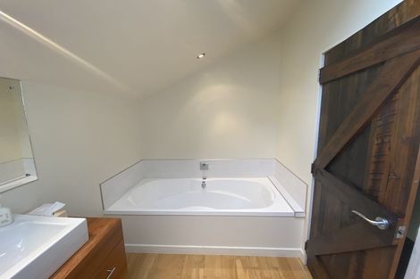 Photo of property in 34b Greenstone Place, Fernhill, Queenstown, 9300