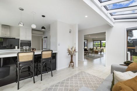 Photo of property in 86 Becroft Drive, Forrest Hill, Auckland, 0620